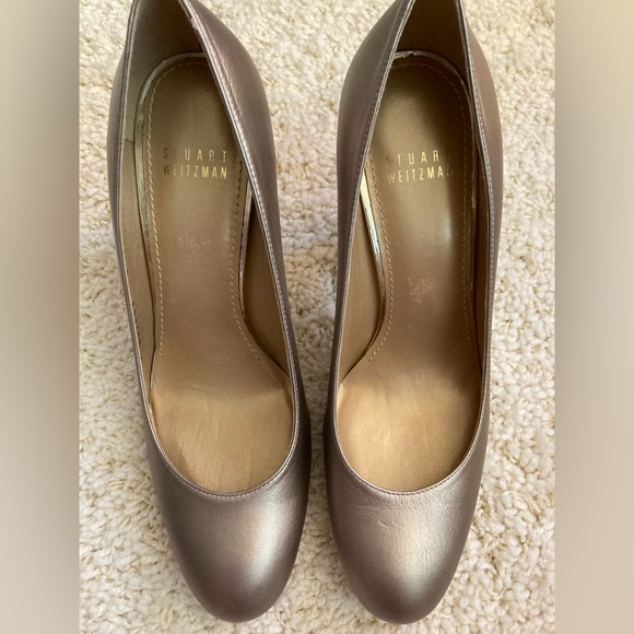 NWOT Stuart Weitzman metallic gold round toe heels sz 9M - Picture 7 of 12